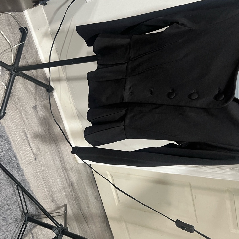 Elegant Black Women's Blazer - Picture 4 of 5